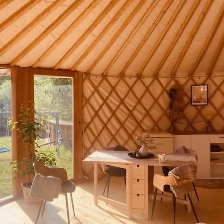 Luxusní stan Glamping Nad Meandry V Jurtě *