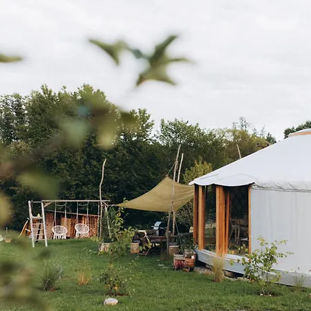 Glamping Nad Meandry V Jurte Luxury tent Chynava
