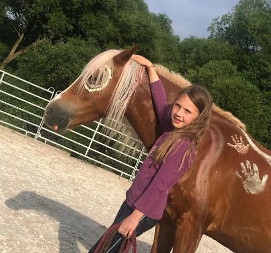 Luxuszelt Glamping Nad Meandry V Jurte Chyňava